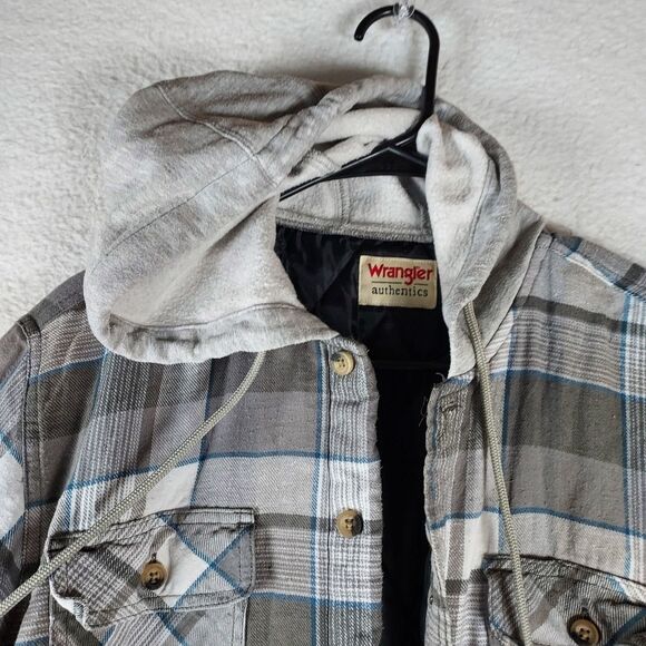 Wrangler Authentics Men’s Quilted Hooded Flannel Shirt Jacket Gray Plaid, Medium - Picture 3 of 14